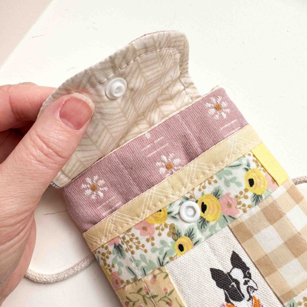 Handmade Boston terrier passport bag for dog lovers - Picture 7 of 10